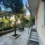 Casa di Aldo: una casa nel centro di Nervi.