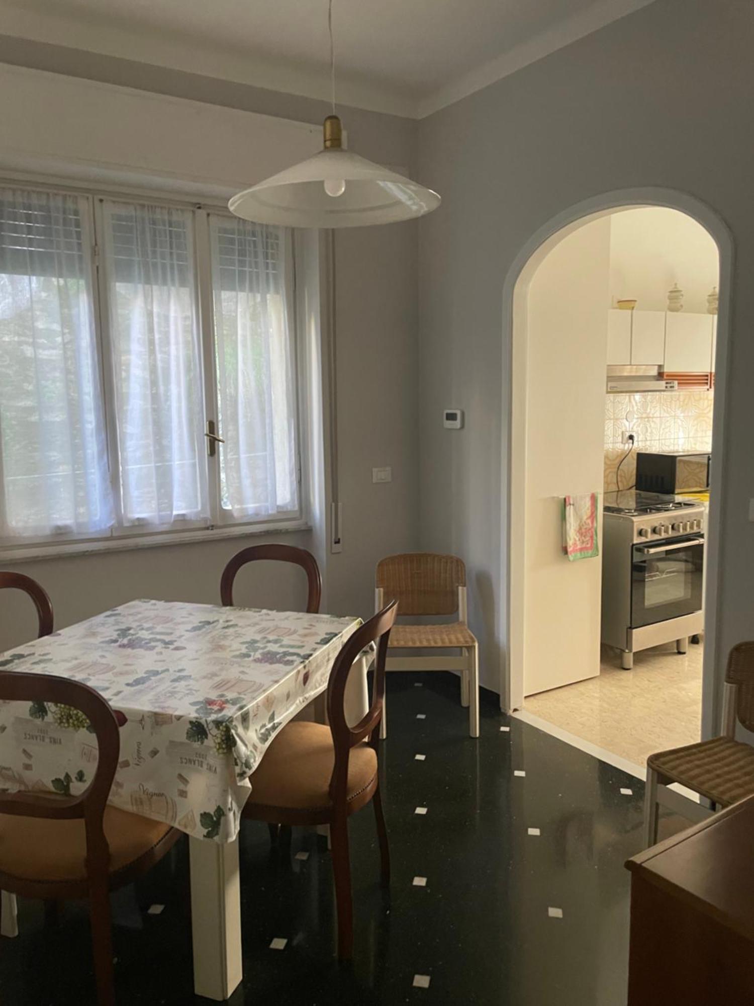 Apartment Casa Di Aldo: Casa Nel Centro Di Nervi. Genua
